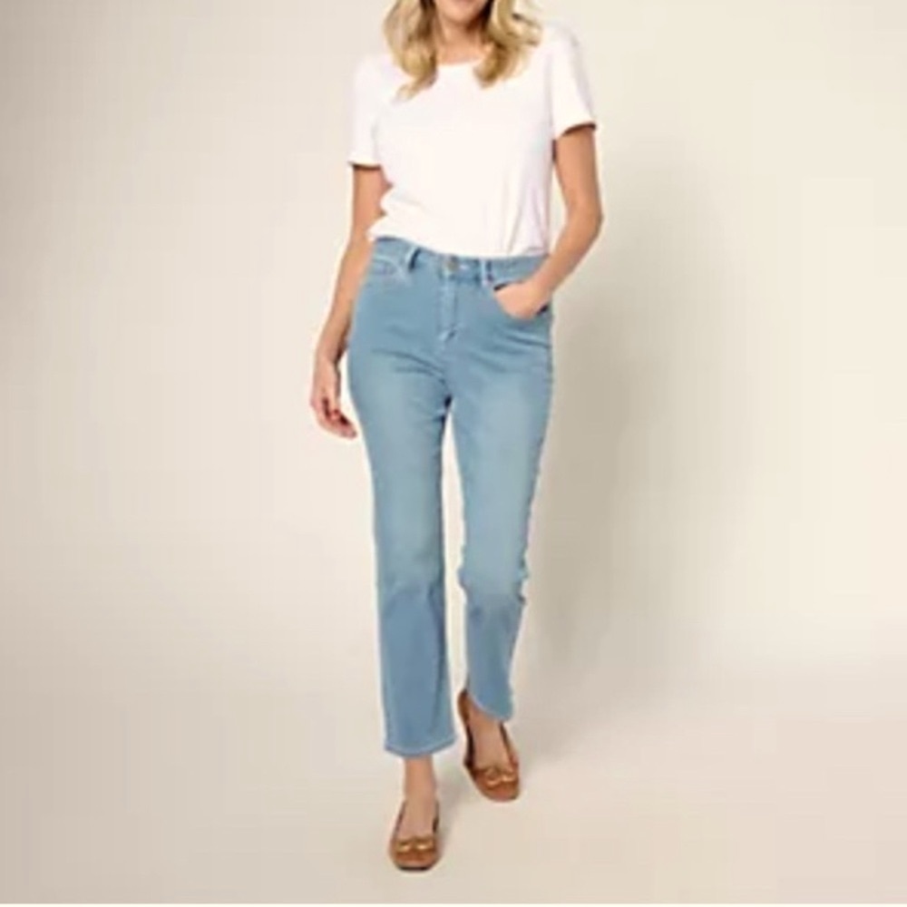 Belle by Kim Gravel Regular Primabelle Denim Garden Ankle Jean
12 Vintage Blue